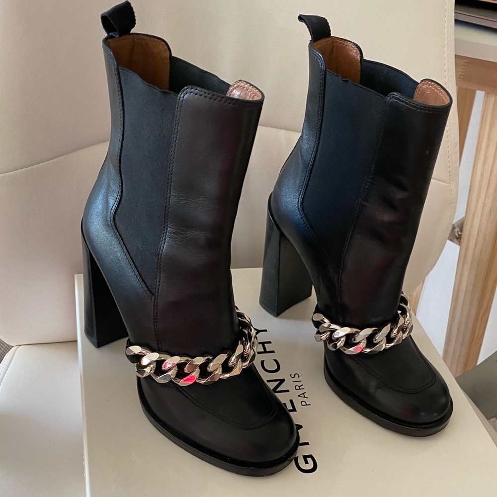 Givenchy silver chain embellished leather boots - Picture 4 of 5